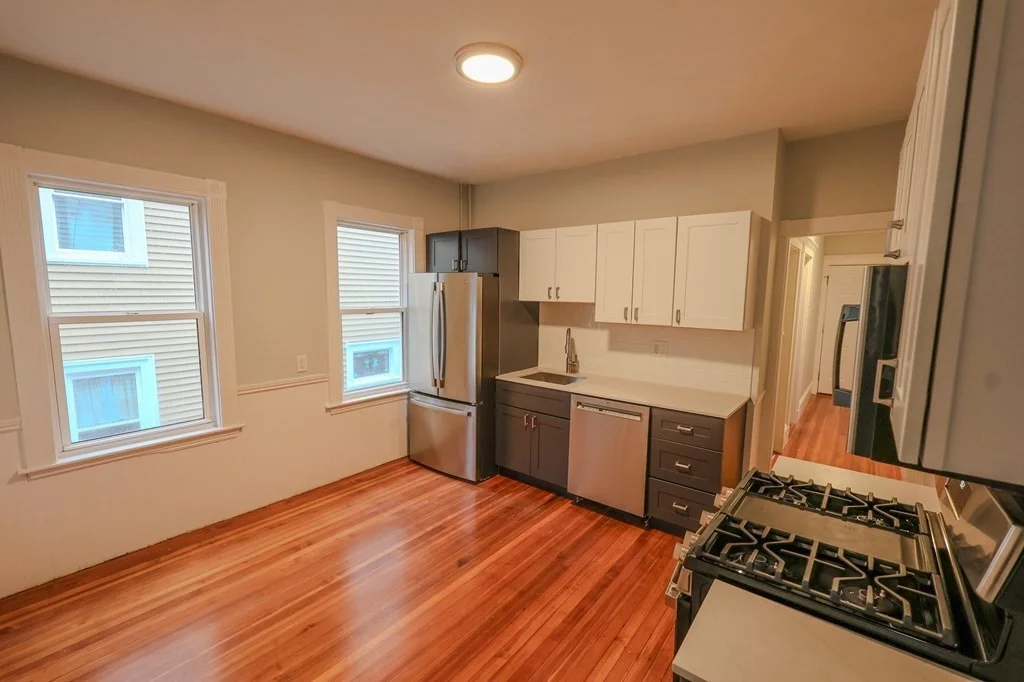 3 bed, 1 bath apartment for rent at 72 Ridgewood St Unit 2, Dorchester — photo 2 of 8