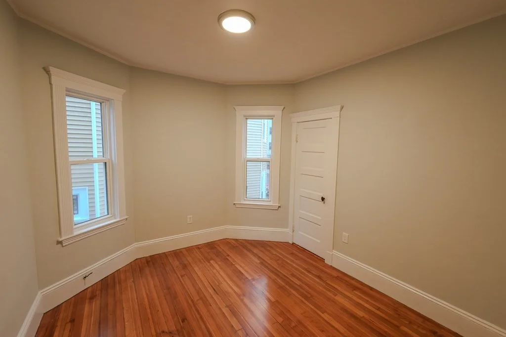 3 bed, 1 bath apartment for rent at 72 Ridgewood St Unit 2, Dorchester — photo 6 of 8