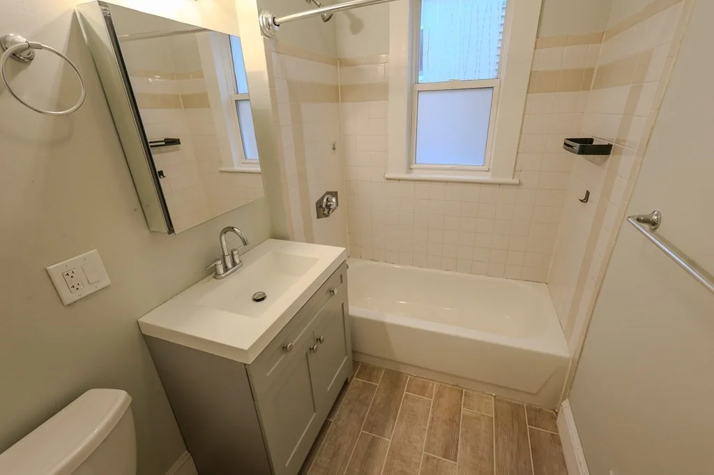 3 bed, 1 bath apartment for rent at 72 Ridgewood St Unit 2, Dorchester — photo 5 of 8