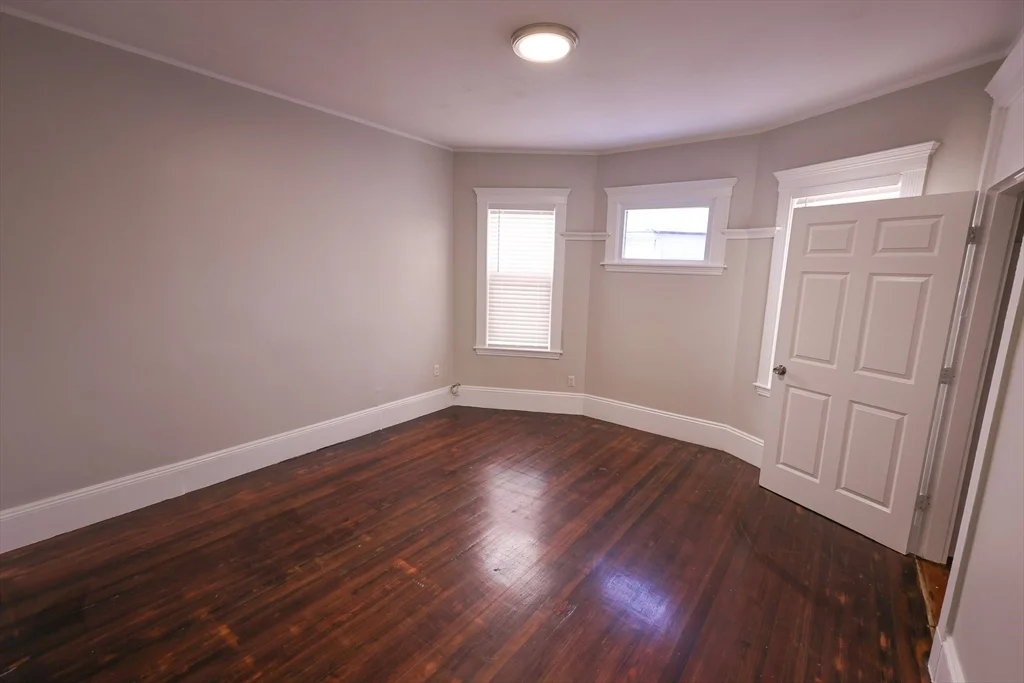 3 bed, 1 bath apartment for rent at 72 Ridgewood St Unit 3, Dorchester — photo 13 of 21