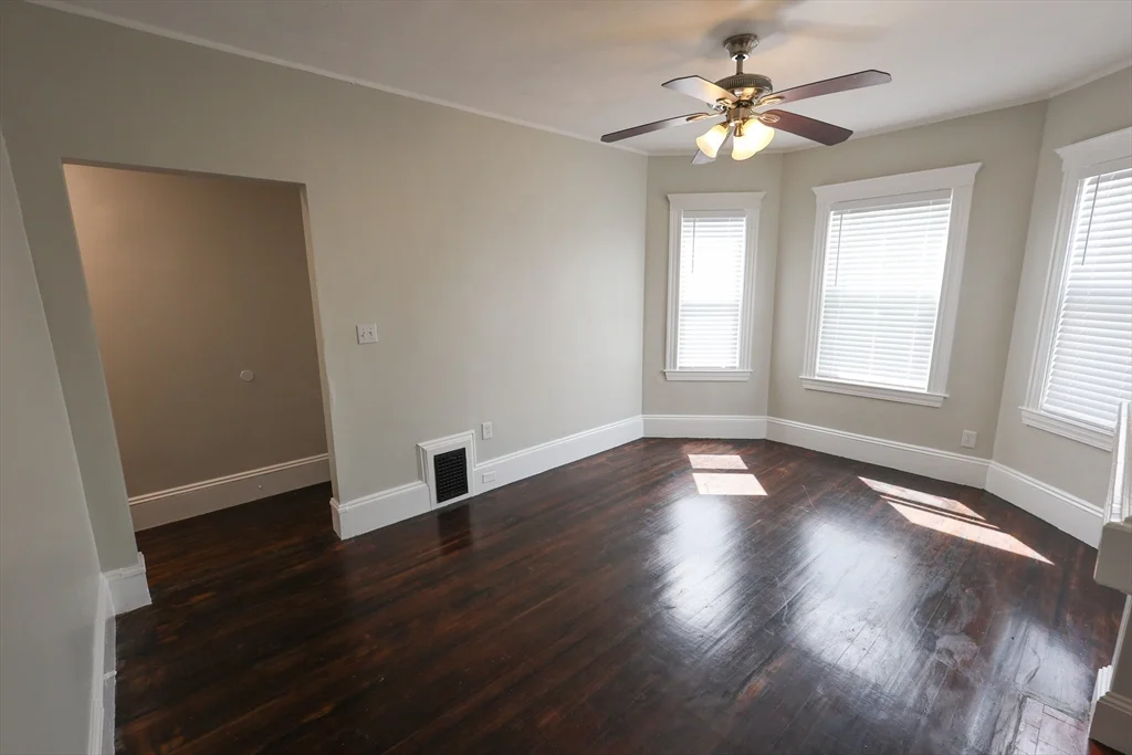 3 bed, 1 bath apartment for rent at 72 Ridgewood St Unit 3, Dorchester — photo 7 of 21