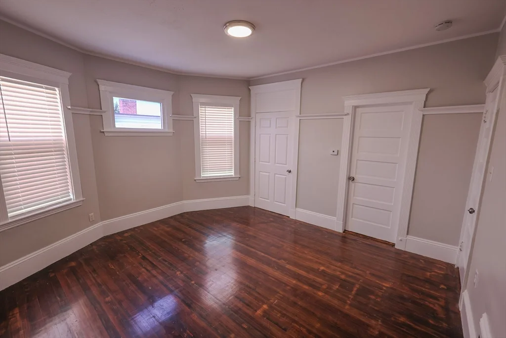 3 bed, 1 bath apartment for rent at 72 Ridgewood St Unit 3, Dorchester — photo 15 of 21