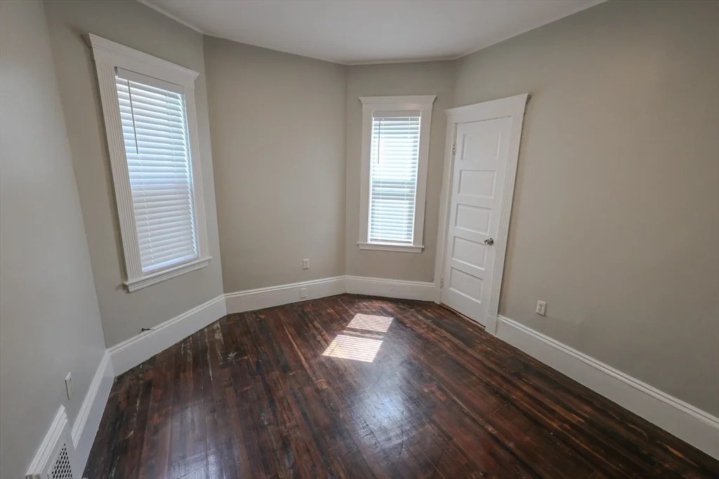 3 bed, 1 bath apartment for rent at 72 Ridgewood St Unit 3, Dorchester — photo 9 of 21