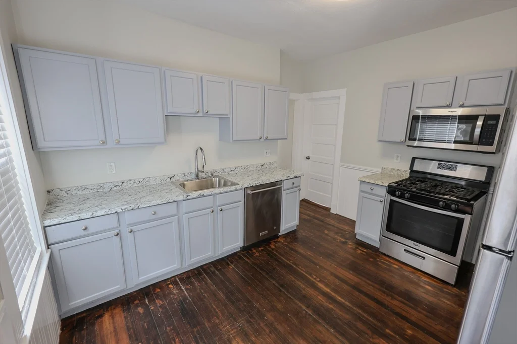3 bed, 1 bath apartment for rent at 72 Ridgewood St Unit 3, Dorchester — photo 1 of 21