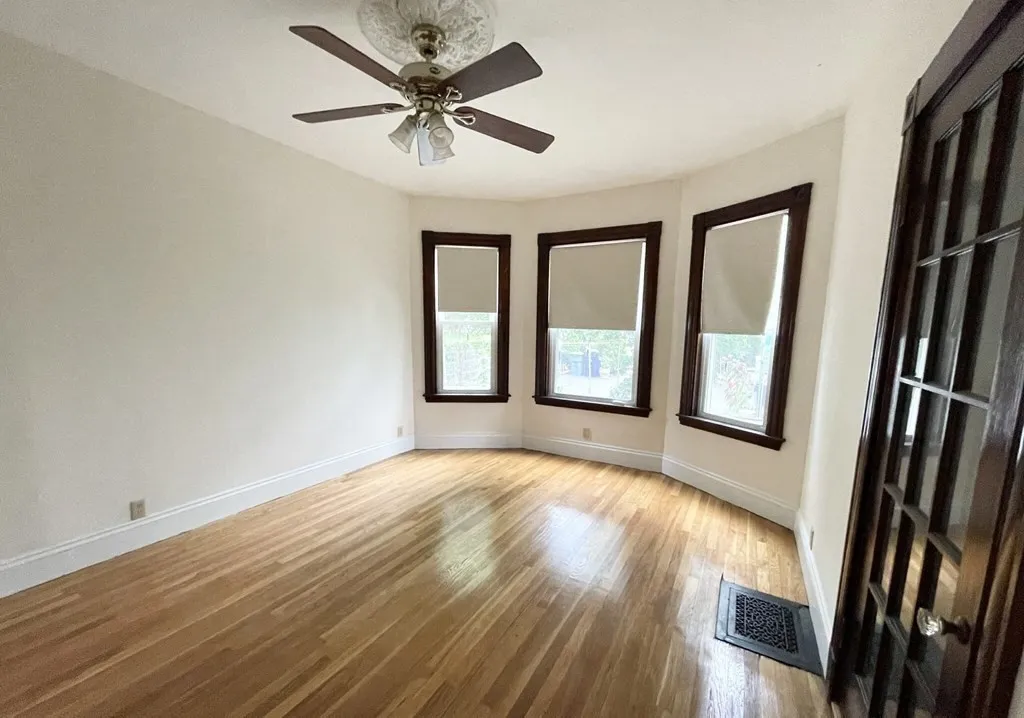 3 bed, 1 bath apartment for rent at 72 Roseclair Unit 1, Boston — photo 3 of 9