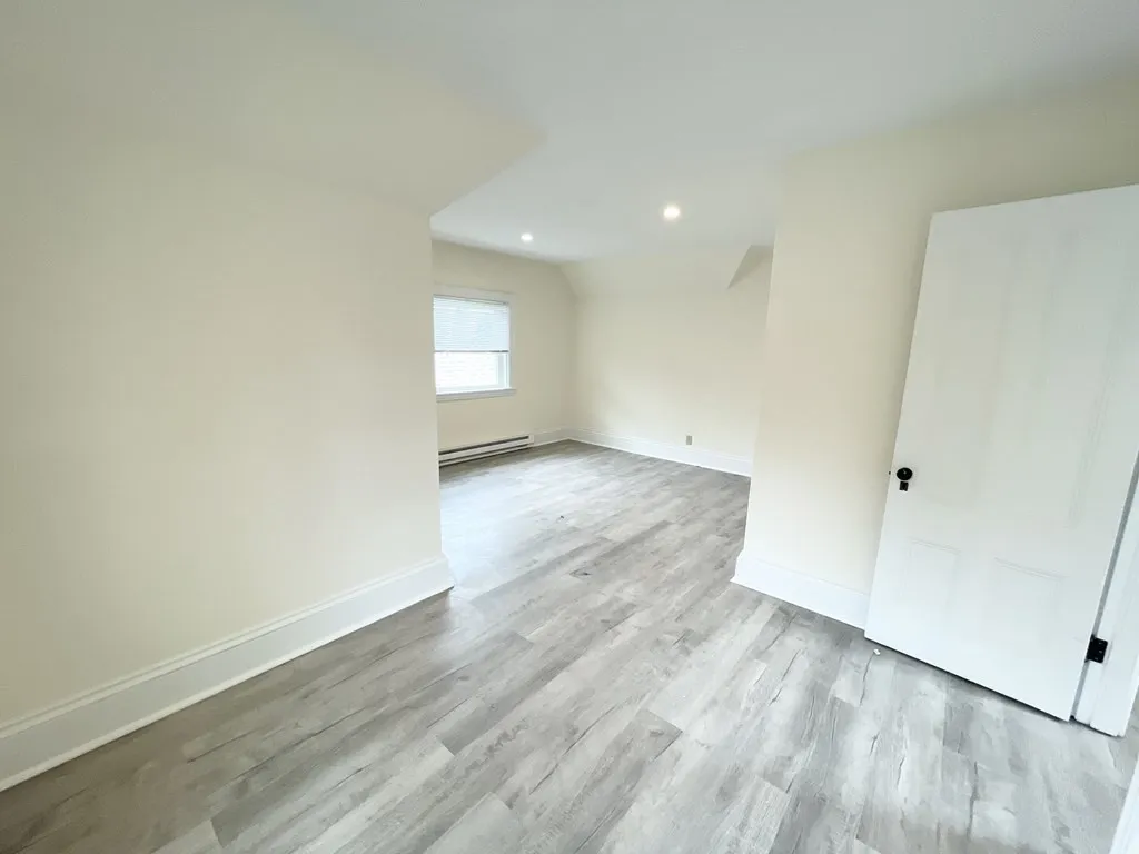 6 bed, 2 bath apartment for rent at 72 Roseclair Unit 2, Dorchester — photo 7 of 14