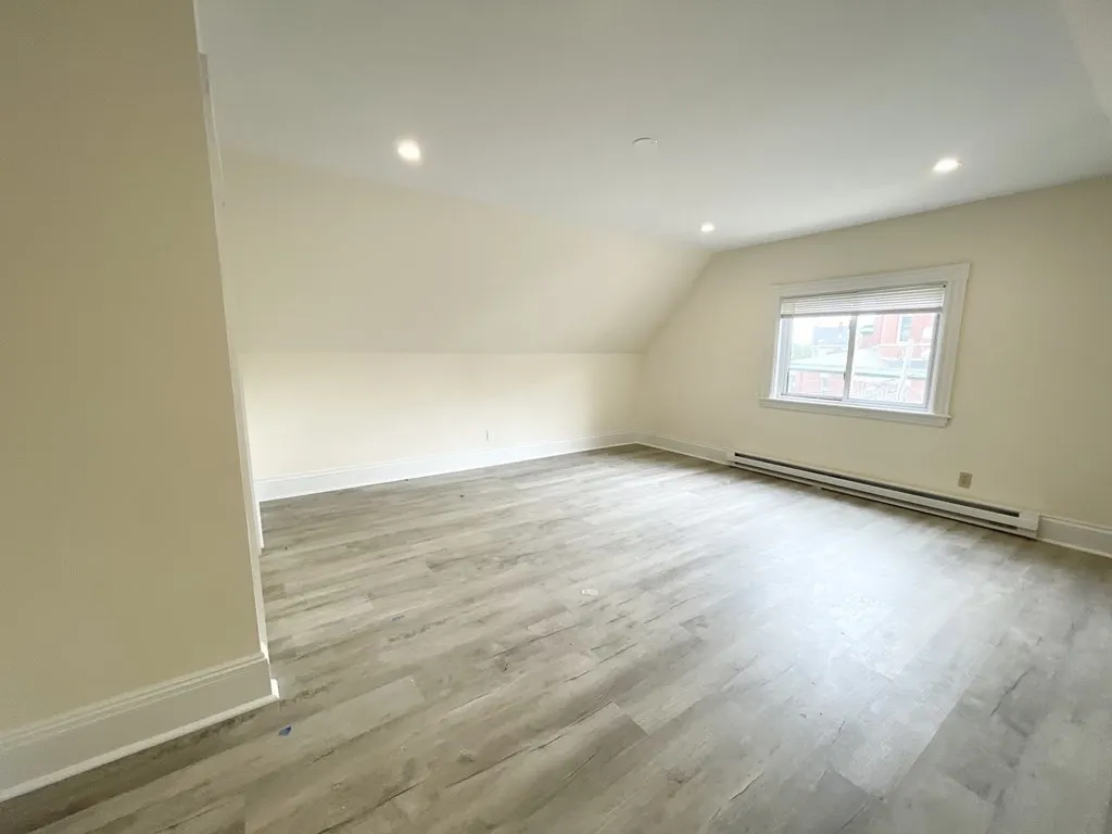 6 bed, 2 bath apartment for rent at 72 Roseclair Unit 2, Dorchester — photo 8 of 14