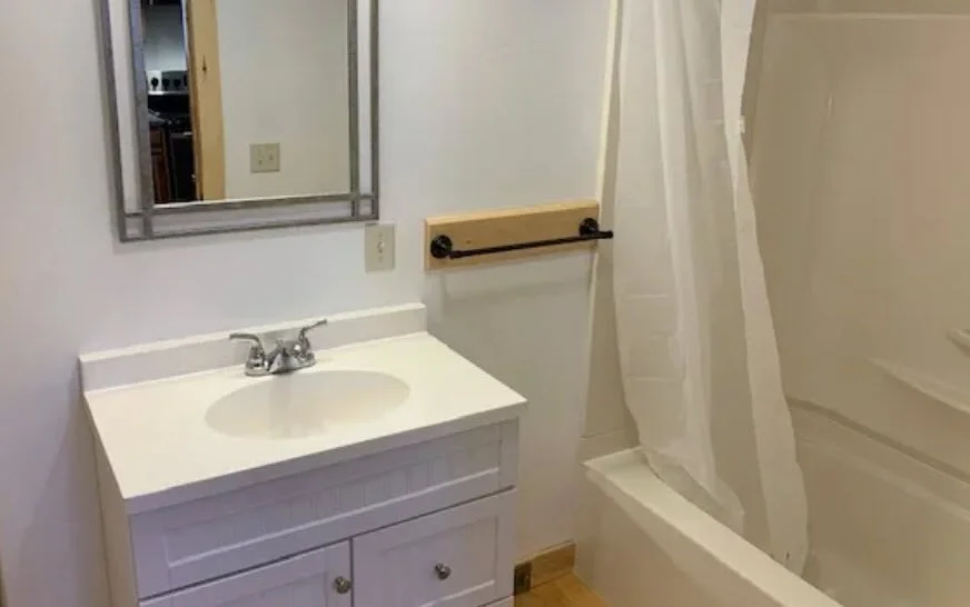 4 bed, 1 bath apartment for rent at 72 Russell St Unit N/A, Hadley — photo 11 of 13