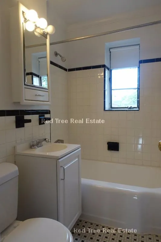 1 bed, 1 bath apartment for rent at 72 Saint Paul St Unit 7, Coolidge Corner — photo 2 of 8