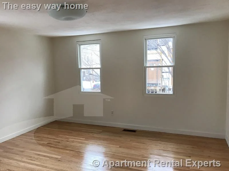 1 bed, 1 bath apartment for rent at 72 School St Unit 1, Central Square — photo 4 of 15