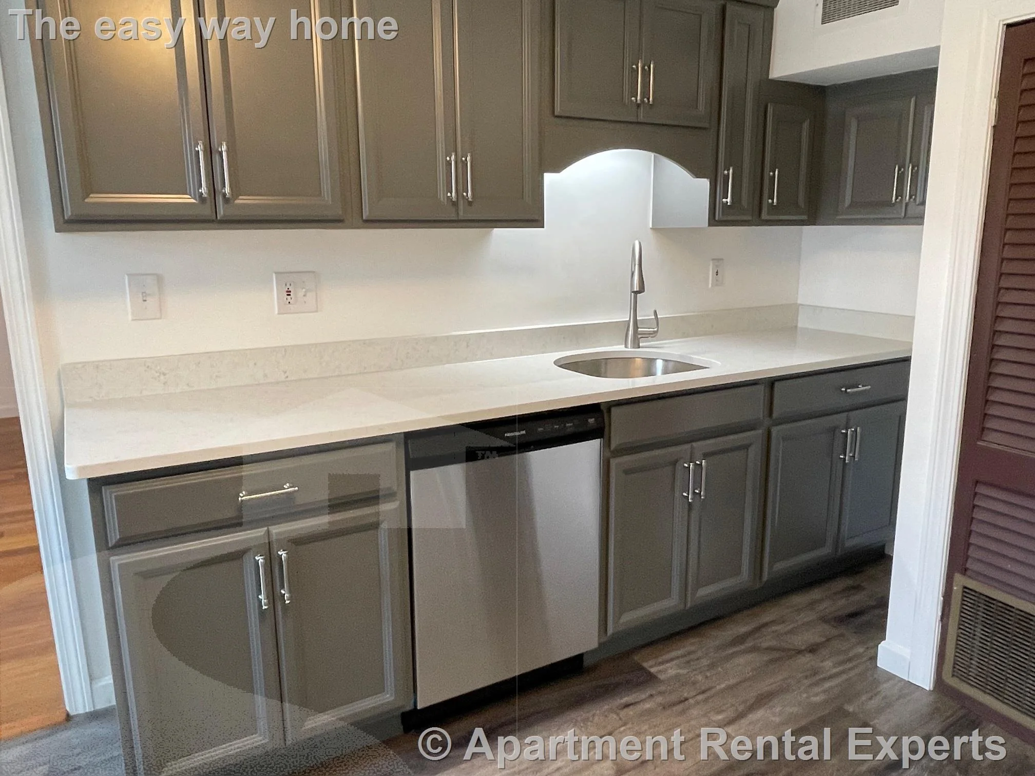 3 bed, 1 bath apartment for rent at 72 School St Unit 2, Central Square — photo 3 of 35