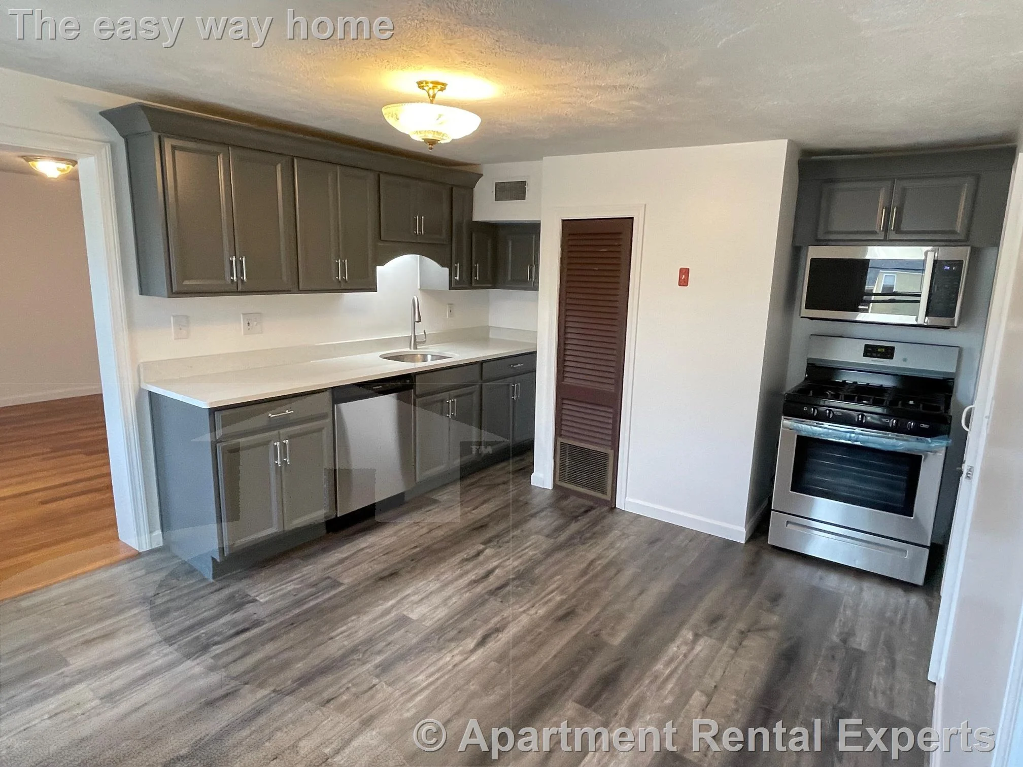 3 bed, 1 bath apartment for rent at 72 School St Unit 2, Central Square — photo 1 of 35