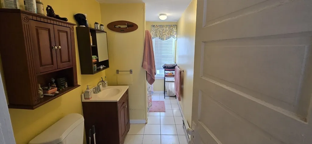 3 bed, 1 bath apartment for rent at 72 Seymour St Unit 2, Worcester — photo 7 of 18