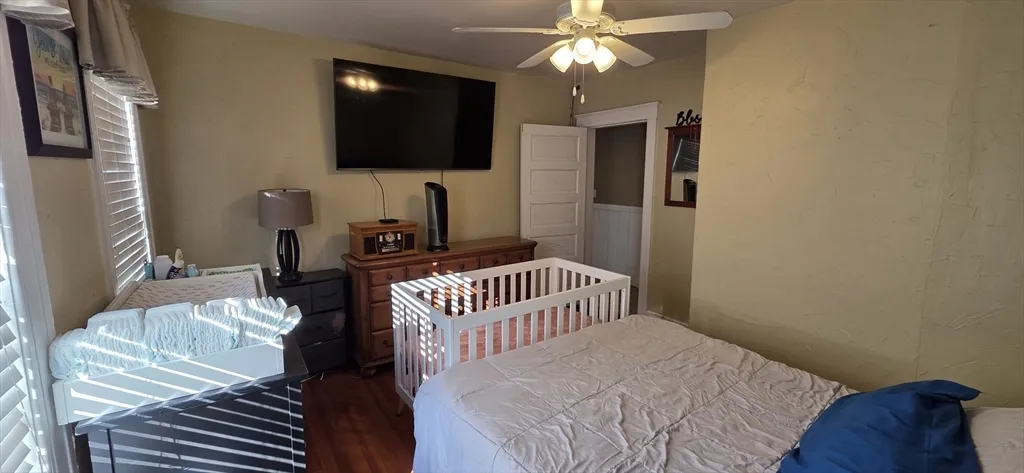 3 bed, 1 bath apartment for rent at 72 Seymour St Unit 2, Worcester — photo 9 of 18