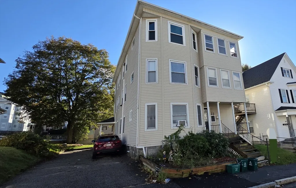 3 bed, 1 bath apartment for rent at 72 Seymour St Unit 2, Worcester — photo 1 of 18
