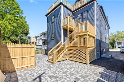 5 bed, 5.5 bath apartment for rent at 72 Stanley Ave Unit 1, South Medford — photo 3 of 24