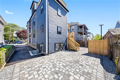 5 bed, 5.5 bath apartment for rent at 72 Stanley Ave Unit 1, South Medford — photo 2 of 24