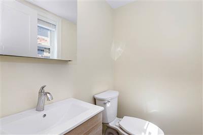 5 bed, 5.5 bath apartment for rent at 72 Stanley Ave Unit 1, South Medford — photo 20 of 24