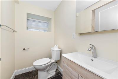 5 bed, 5.5 bath apartment for rent at 72 Stanley Ave Unit 1, South Medford — photo 7 of 24
