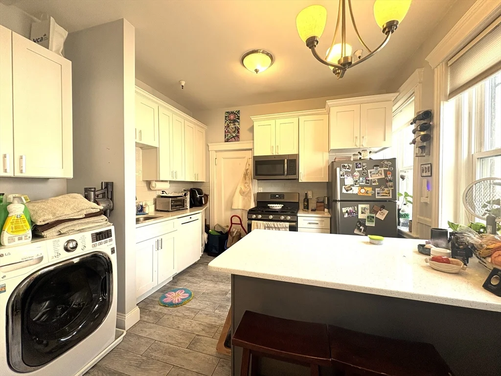 2 bed, 1 bath apartment for rent at 72 Strathmore Rd Unit 2B, Brighton — photo 11 of 12