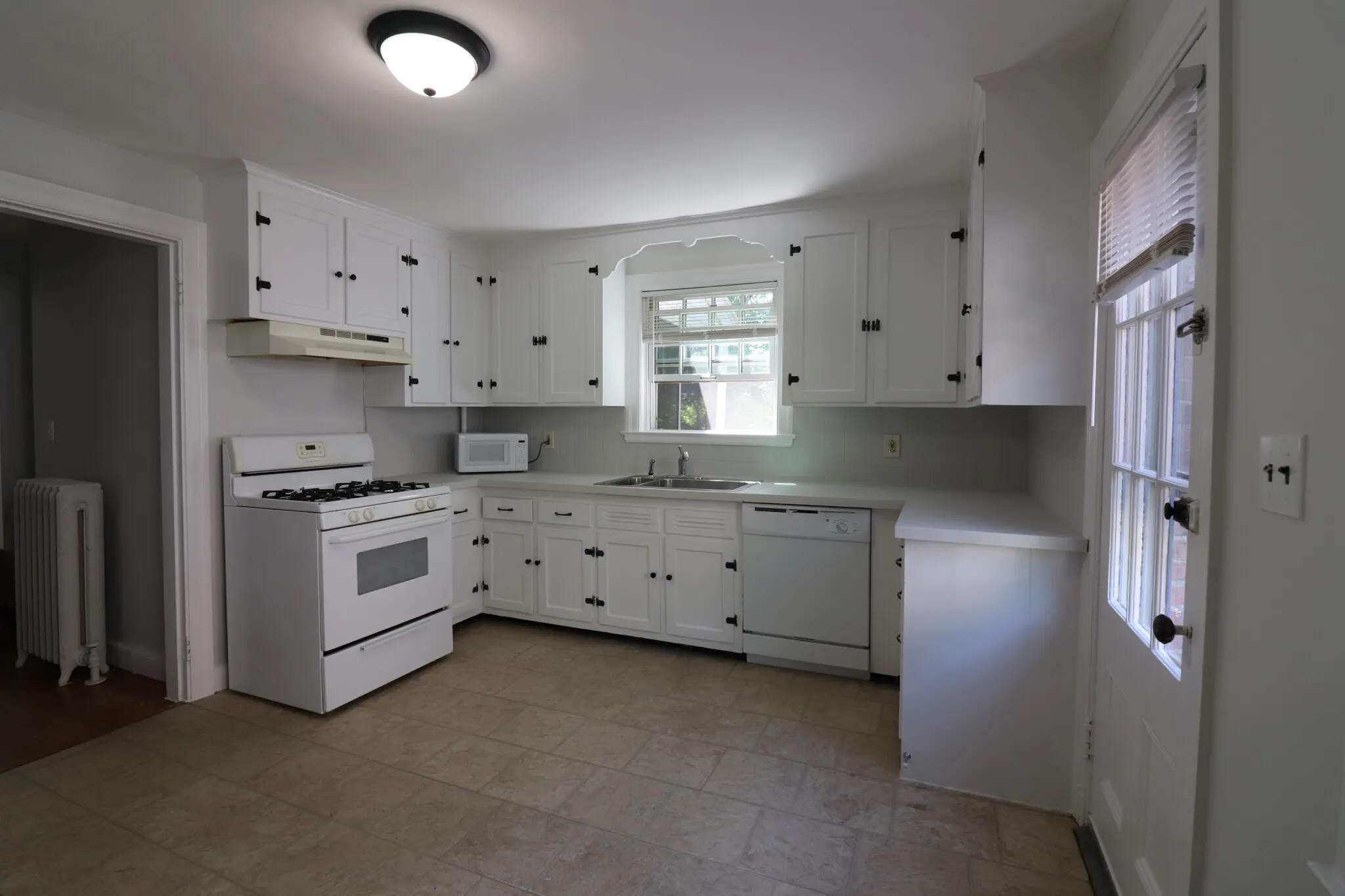 4 bed, 2 bath apartment for rent at 72 Summit Ave Unit 72, Corey Hill — photo 5 of 22