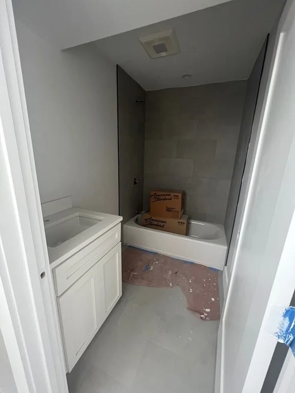 4 bed, 2 bath apartment for rent at 72 Tremont St Unit 72, Boston — photo 10 of 11