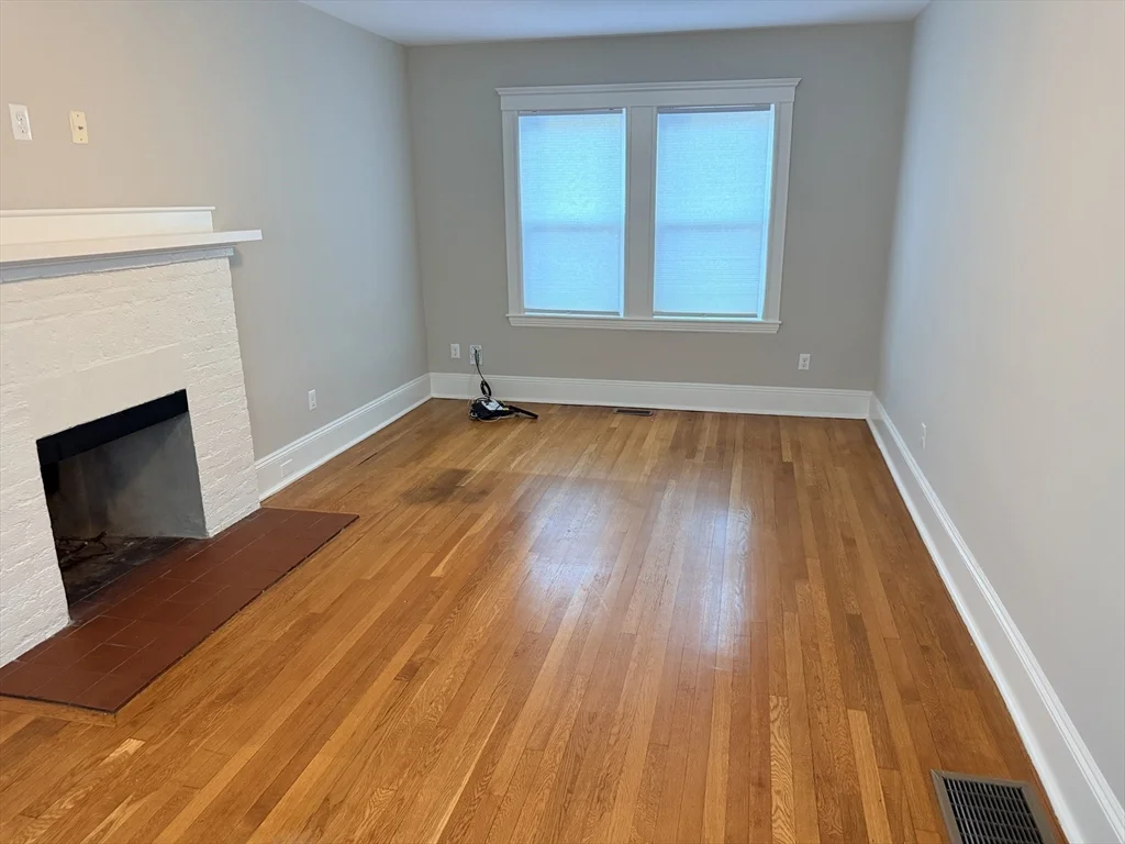 4 bed, 3 bath apartment for rent at 72 Tyndale St Unit 0, Roslindale — photo 20 of 38