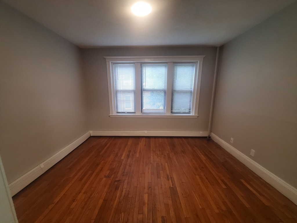 1 bed, 1 bath apartment for rent at 72 Walnut Park Unit 3, Roxbury — photo 9 of 12