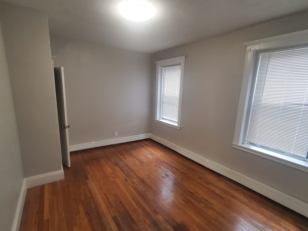 1 bed, 1 bath apartment for rent at 72 Walnut Park Unit 3, Roxbury — photo 11 of 12