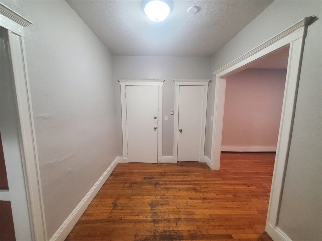 1 bed, 1 bath apartment for rent at 72 Walnut Park Unit 3, Roxbury — photo 6 of 12