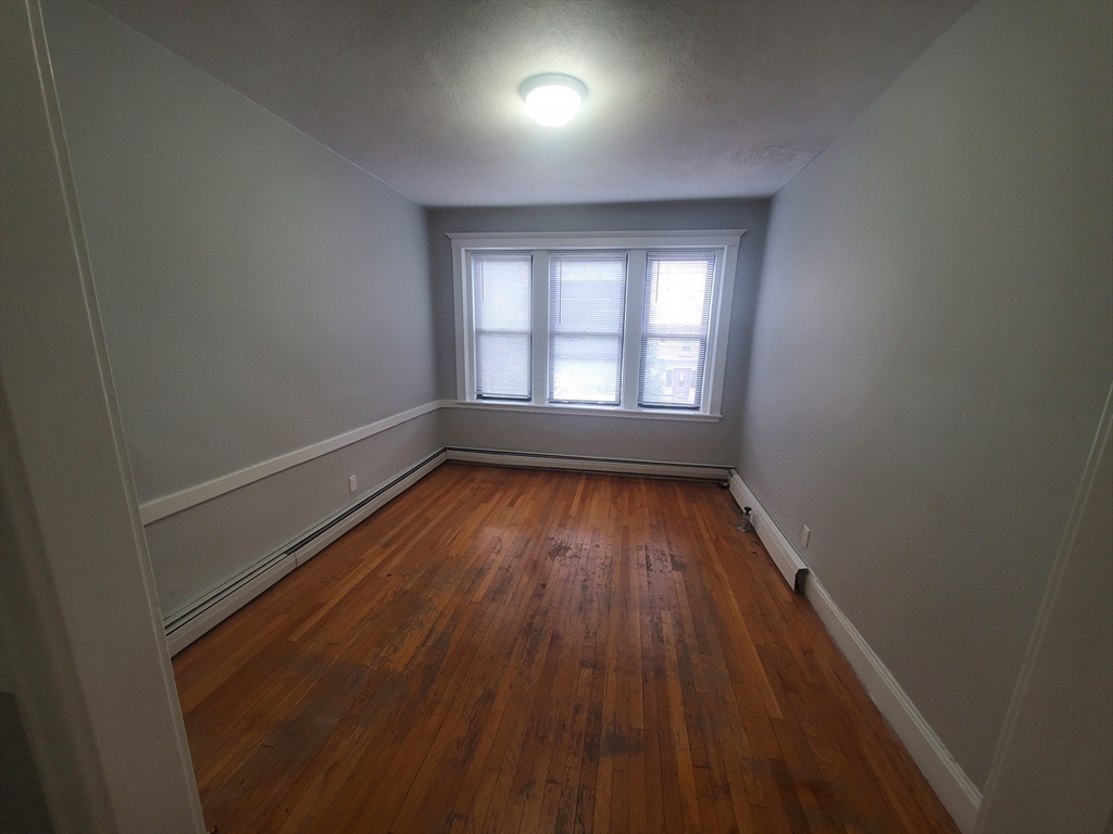 1 bed, 1 bath apartment for rent at 72 Walnut Park Unit 5, Roxbury — photo 6 of 9