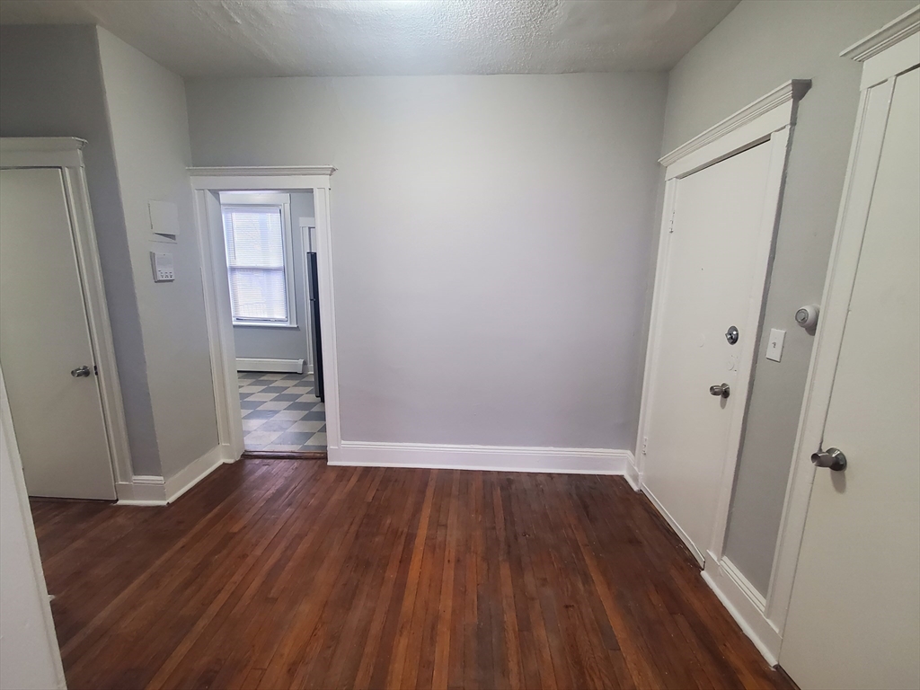 1 bed, 1 bath apartment for rent at 72 Walnut Park Unit 9, Roxbury — photo 3 of 8