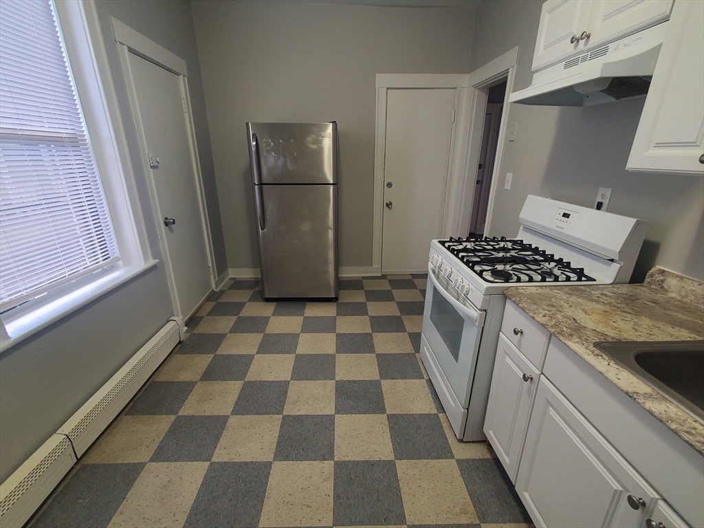 1 bed, 1 bath apartment for rent at 72 Walnut Park Unit 9, Roxbury