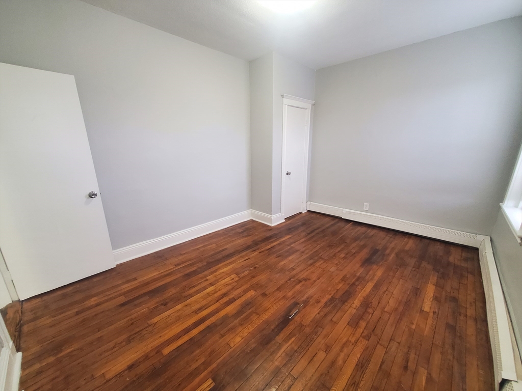 1 bed, 1 bath apartment for rent at 72 Walnut Park Unit 9, Roxbury — photo 4 of 8