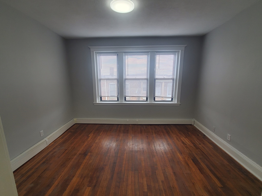 1 bed, 1 bath apartment for rent at 72 Walnut Park Unit 9, Roxbury — photo 6 of 8