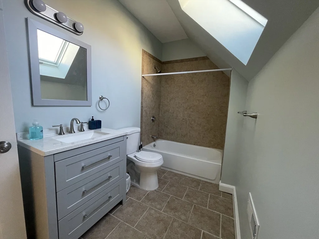 4 bed, 2 bath apartment for rent at 72 Wellington Unit 2, Mattapan — photo 15 of 17