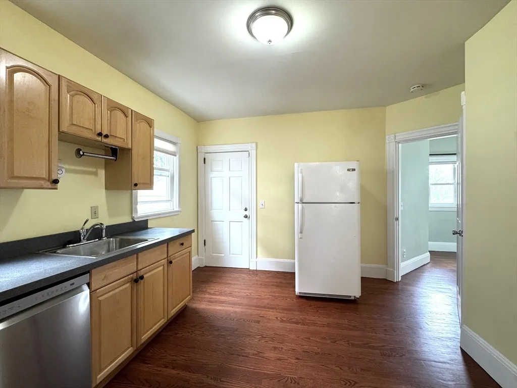 2 bed, 1 bath apartment for rent at 72 Winchester St Unit 1, Medford — photo 4 of 22