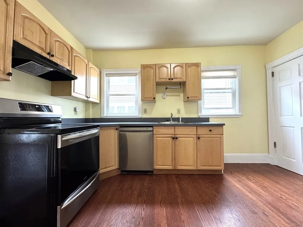 2 bed, 1 bath apartment for rent at 72 Winchester St Unit 1, Medford — photo 2 of 22