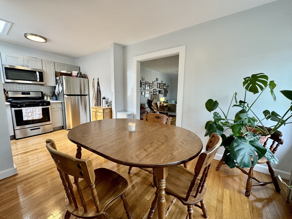 2 bed, 1 bath apartment for rent at 72 Windsor Rd Unit 1, Salisbury Road - Corey Farm — photo 4 of 16