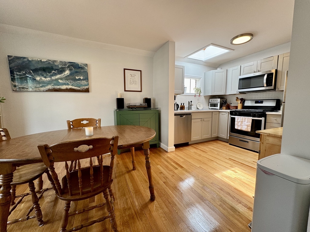 2 bed, 1 bath apartment for rent at 72 Windsor Rd Unit 1, Salisbury Road - Corey Farm — photo 2 of 16