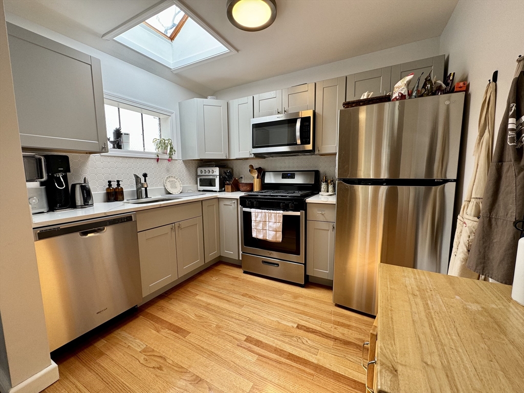 2 bed, 1 bath apartment for rent at 72 Windsor Rd Unit 1, Salisbury Road - Corey Farm