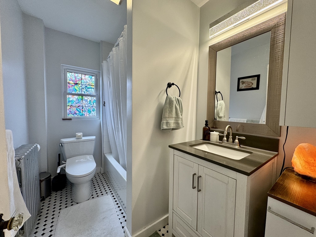 2 bed, 1 bath apartment for rent at 72 Windsor Rd Unit 1, Salisbury Road - Corey Farm — photo 11 of 16