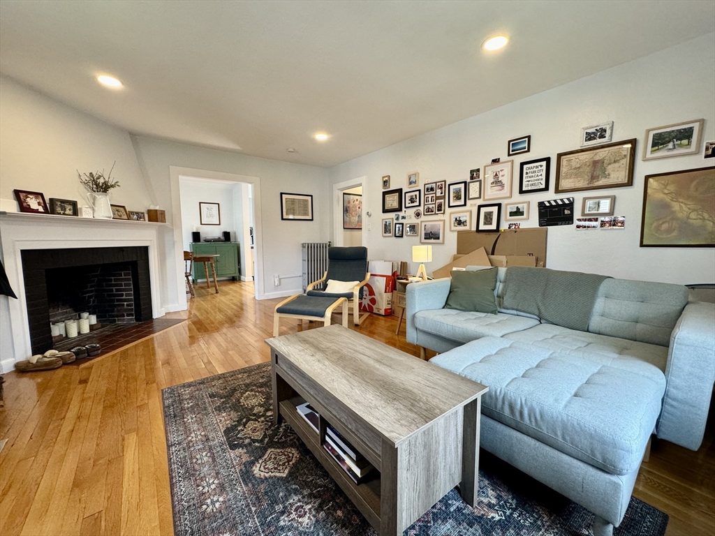 2 bed, 1 bath apartment for rent at 72 Windsor Rd Unit 1, Salisbury Road - Corey Farm — photo 5 of 16