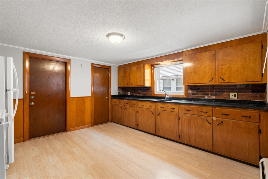 1 bed, 1 bath apartment for rent at 72 Wyoming Ave Unit 1, Malden — photo 10 of 12