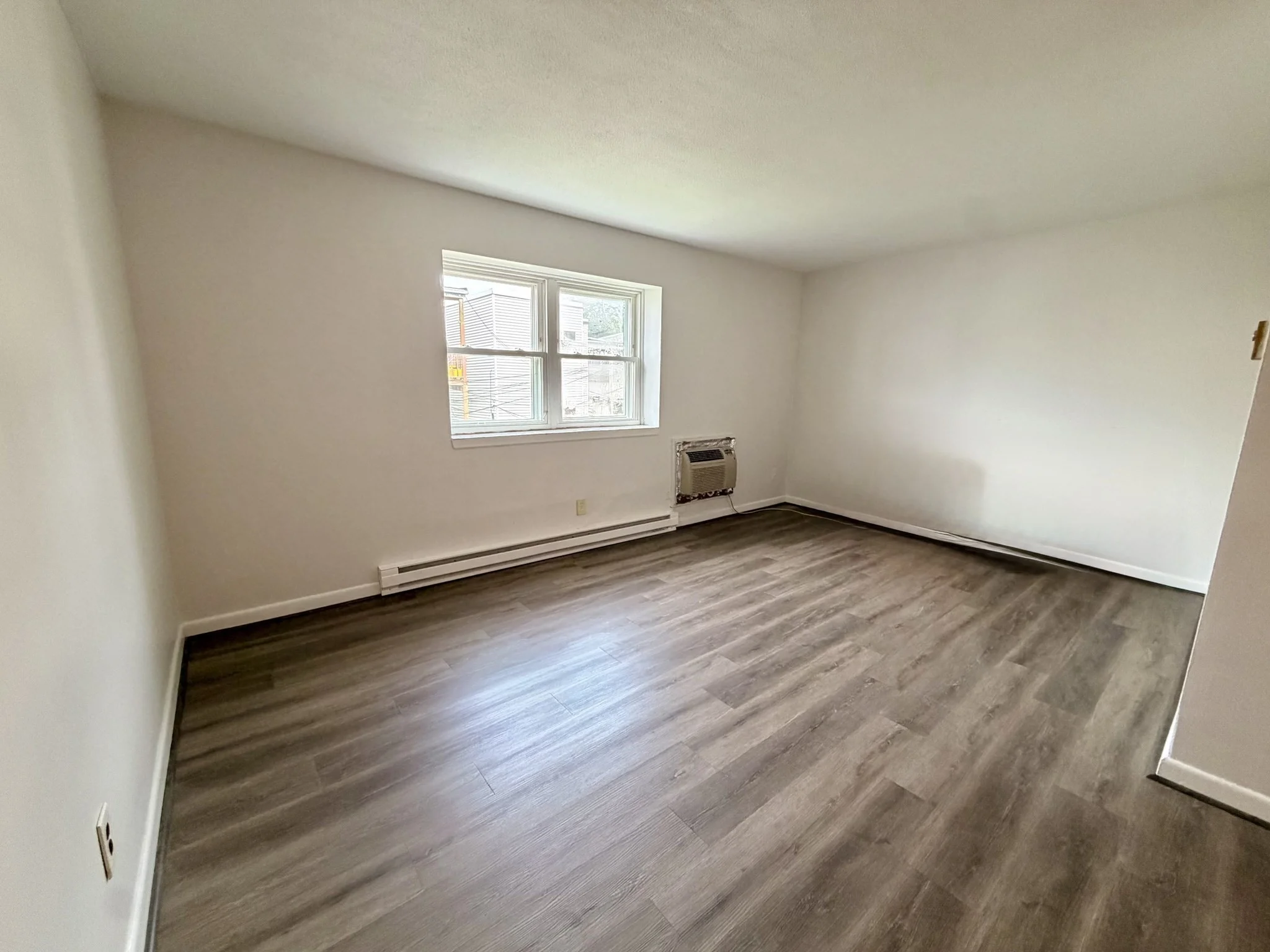 Studio bed, 1 bath apartment for rent at 720 Bennington St Unit 204, East Boston — photo 2 of 9