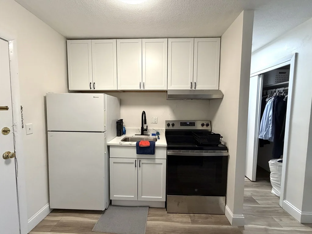 Studio bed, 1 bath apartment for rent at 720 Bennington St Unit 207, East Boston — photo 5 of 9