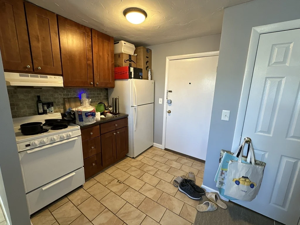 Studio bed, 1 bath apartment for rent at 720 Bennington St Unit 304, East Boston — photo 5 of 7