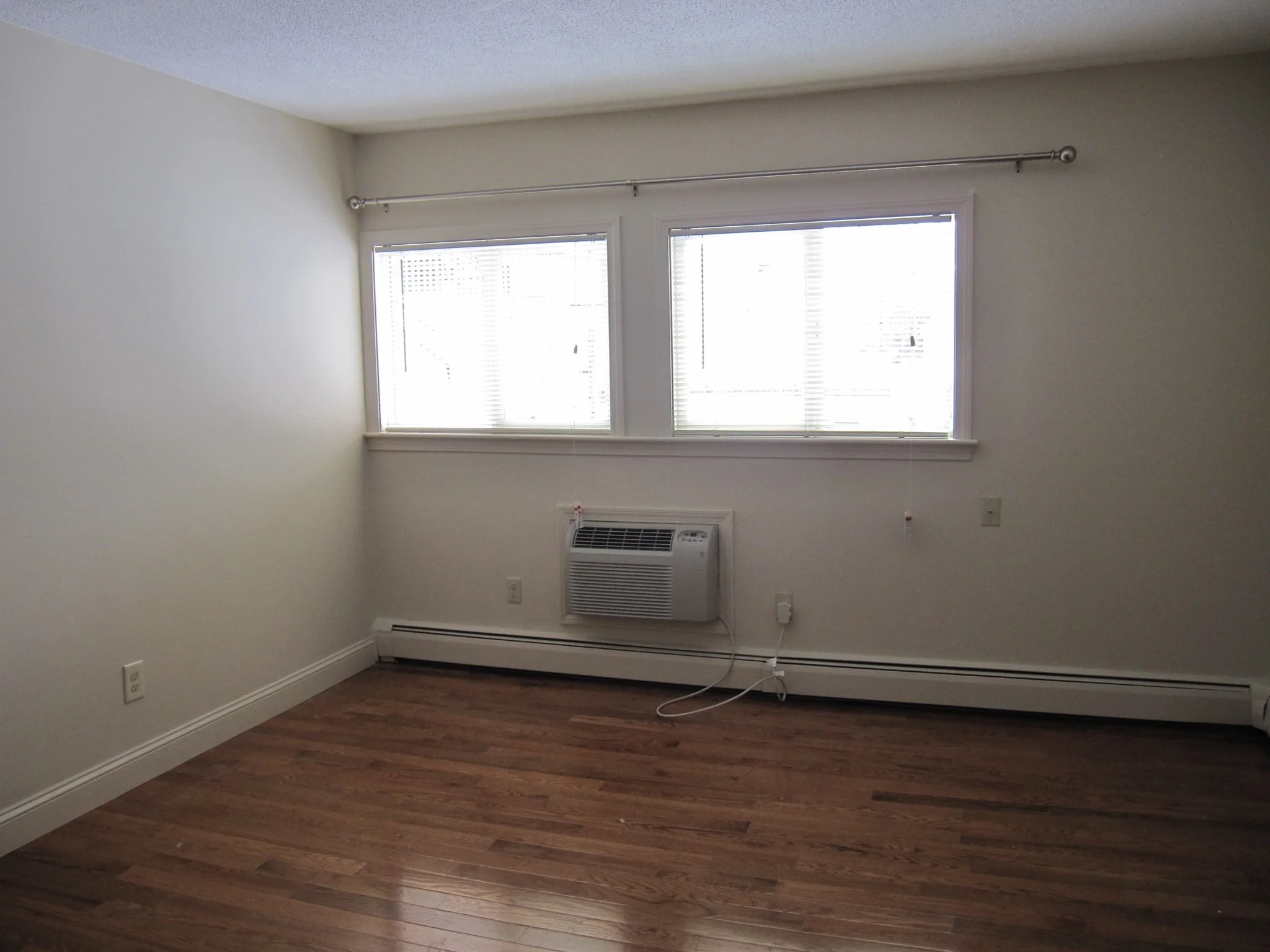2 bed, 1 bath apartment for rent at 720 Main St Unit 10, Weymouth — photo 4 of 24