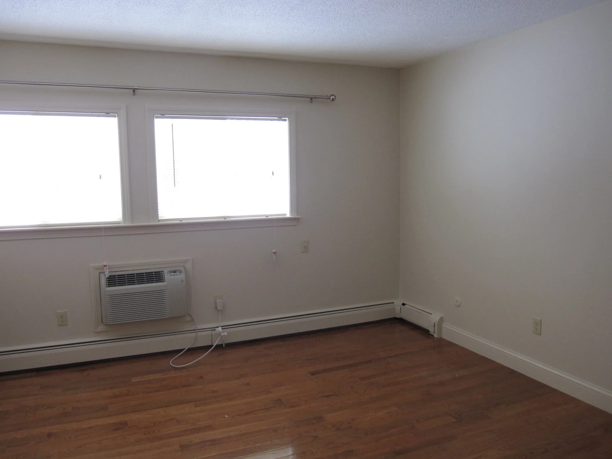 2 bed, 1 bath apartment for rent at 720 Main St Unit 10, Weymouth — photo 5 of 24