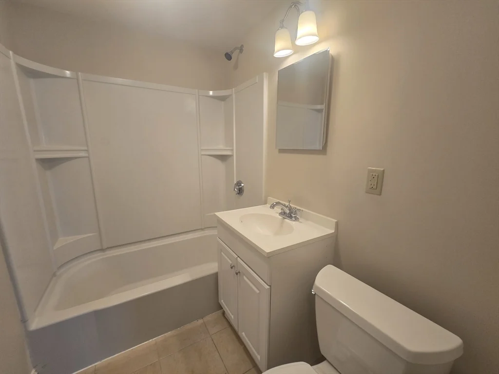 2 bed, 1 bath apartment for rent at 720 Main St Unit 4, Weymouth — photo 8 of 18